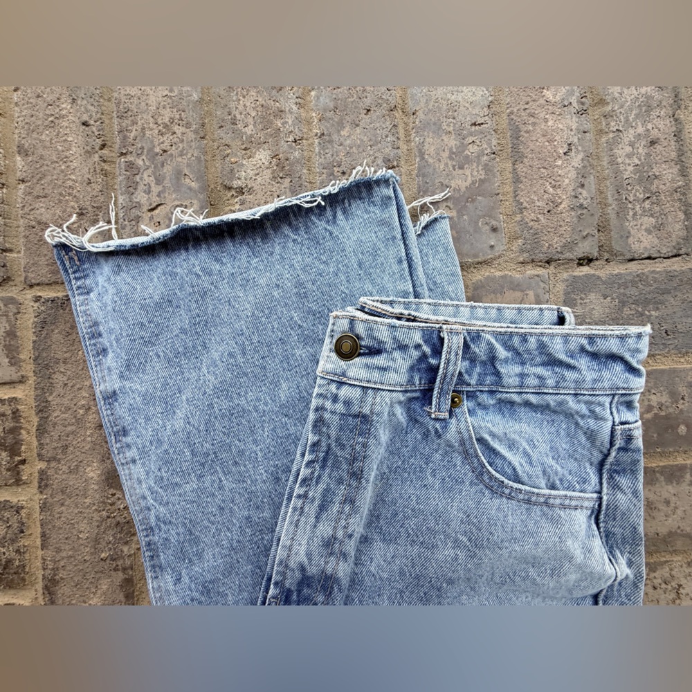 Fashion Nova Women's Light Blue Straight Jeans - Picture 6 of 6
